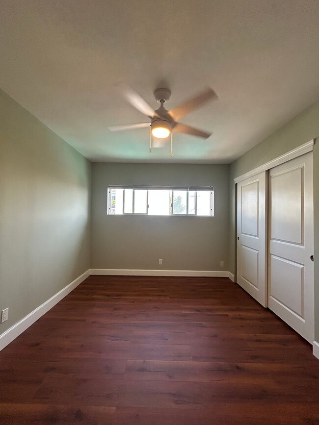 Building Photo - Spacious 2 bedroom