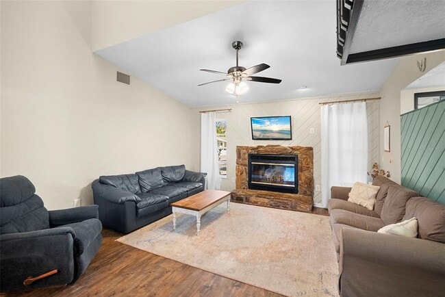 Building Photo - 402 72nd St NW