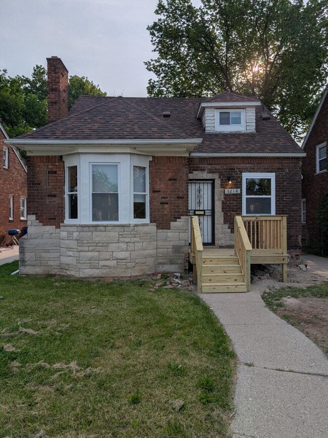 Building Photo - 5218 Bedford St