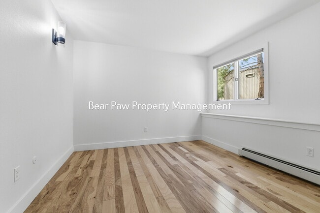 Building Photo - "Charming North  Evergreen Townhouse" "