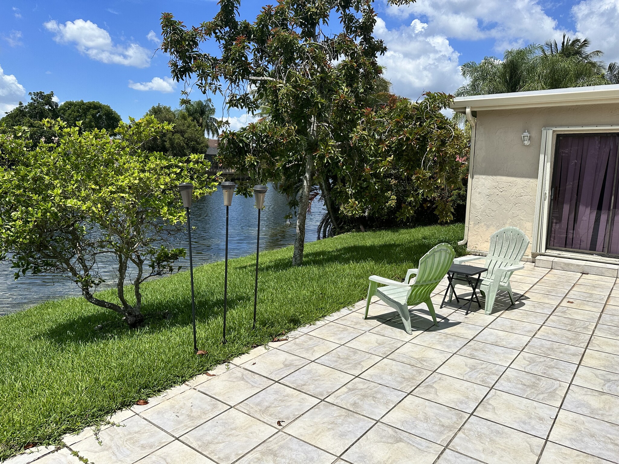 Building Photo - 10404 NW 5th Mnr