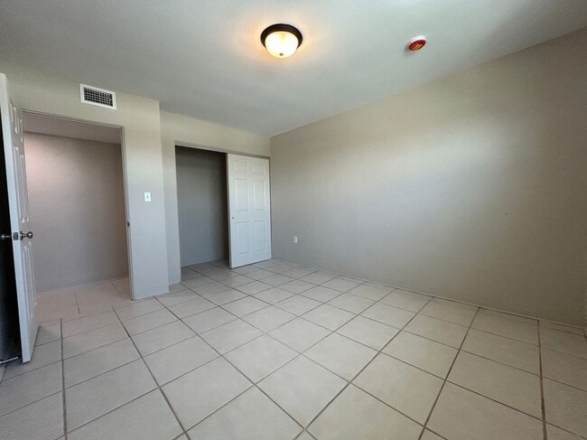 Building Photo - 1740 Ocean Shore Blvd