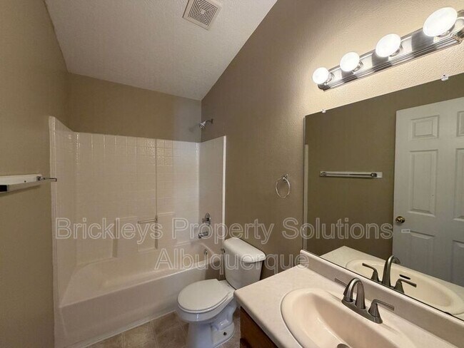 Building Photo - 10527 Brookline Pl NW