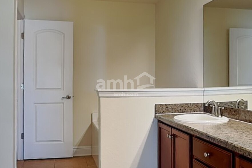 Building Photo - 10708 Standing Stone Dr