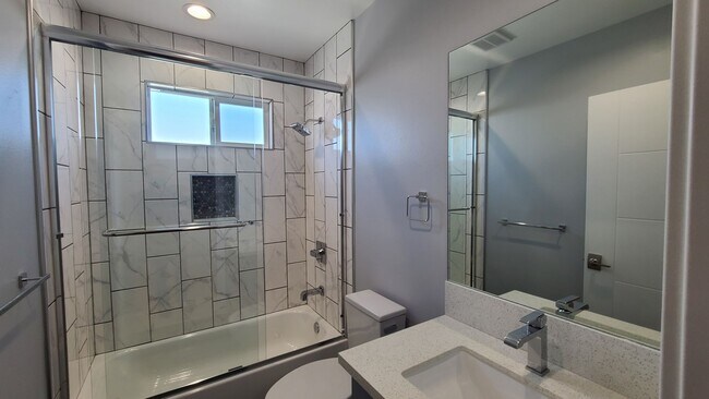 Building Photo - 84(142-144 1/2)