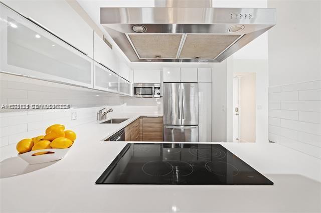 Building Photo - 100 Bayview Dr