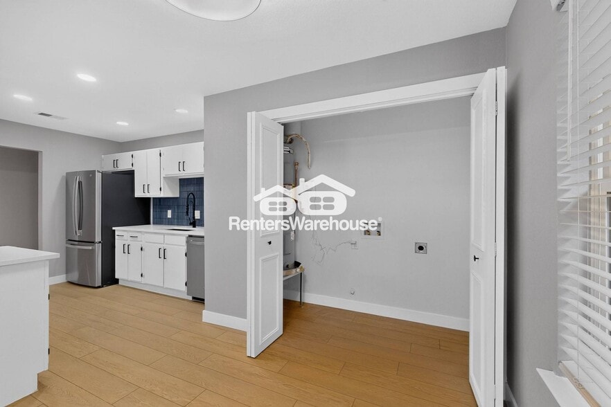 Building Photo - 5306 Vincennes Ct