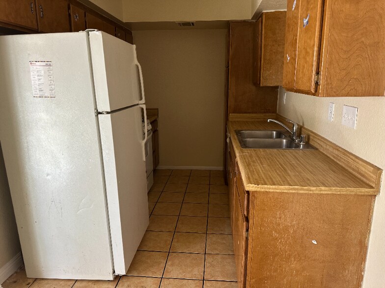 Building Photo - 1040 May Ln