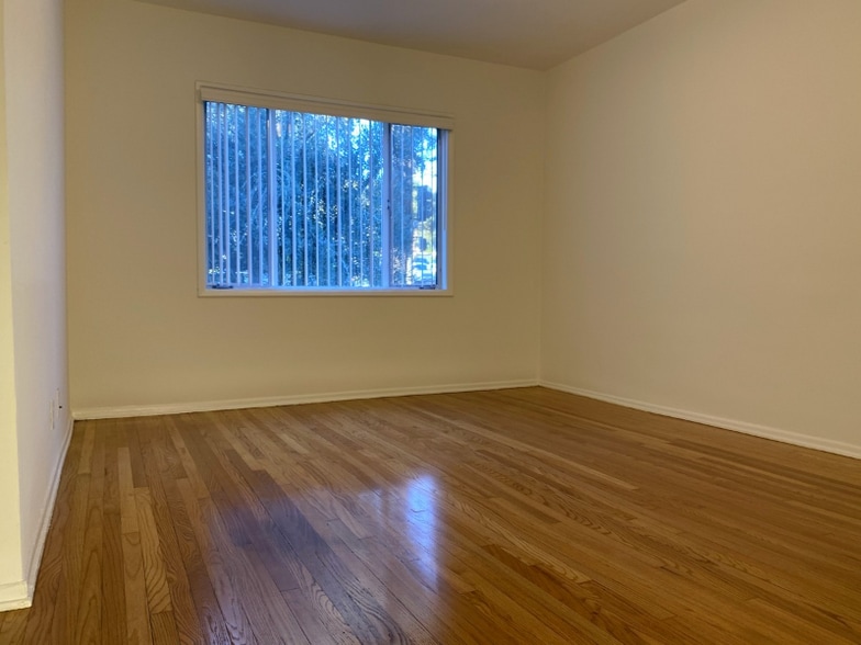 Building Photo - 4700 Los Feliz Blvd