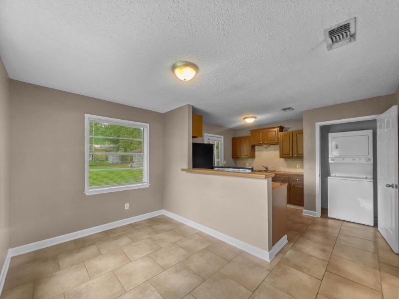 Building Photo - 1815 Senator St