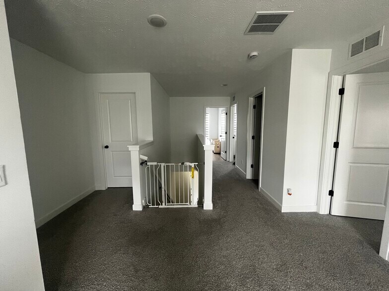 Upstairs - 362 Jonagold Dr NE