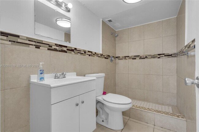 Building Photo - 9143 SW 77th Ave