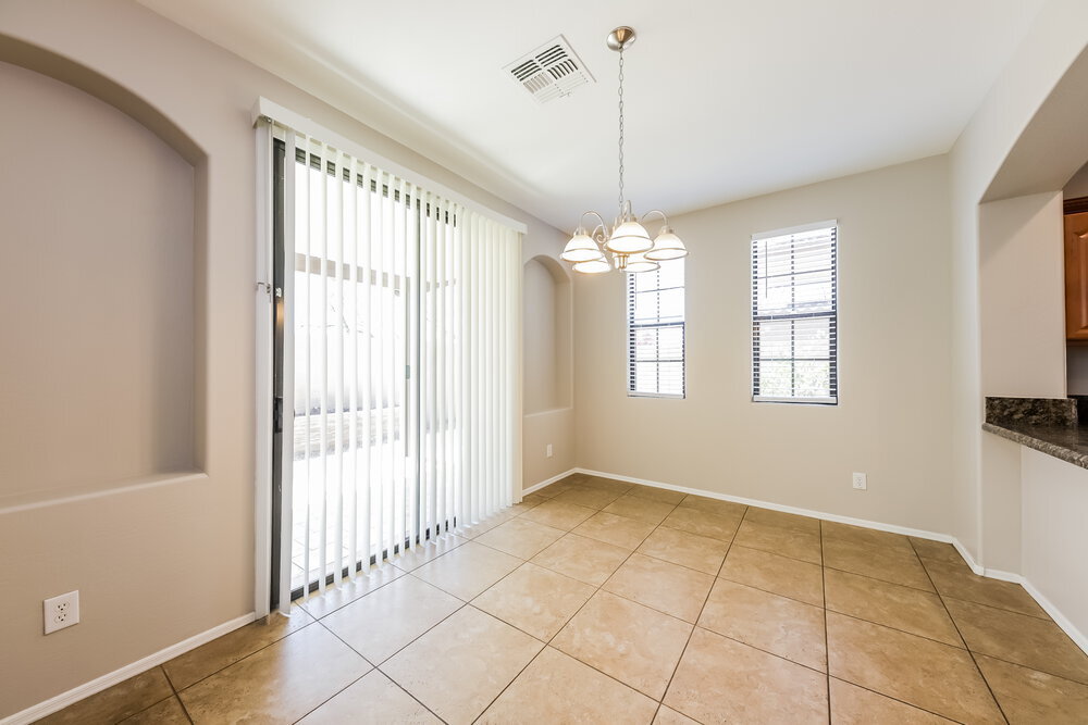 Building Photo - 2373 W Sleepy Ranch Rd