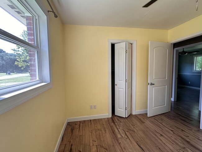 Building Photo - 309 Ivy St