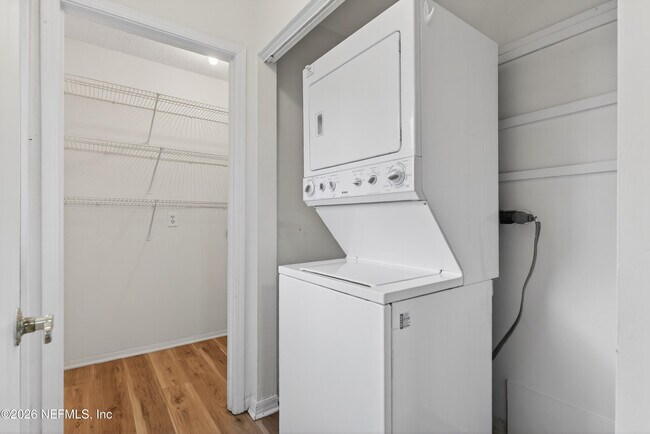 Building Photo - 4814 Windrush Ln