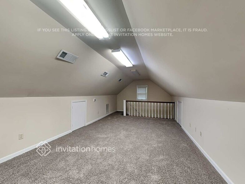 Building Photo - 1760 Deer Run Dr SW