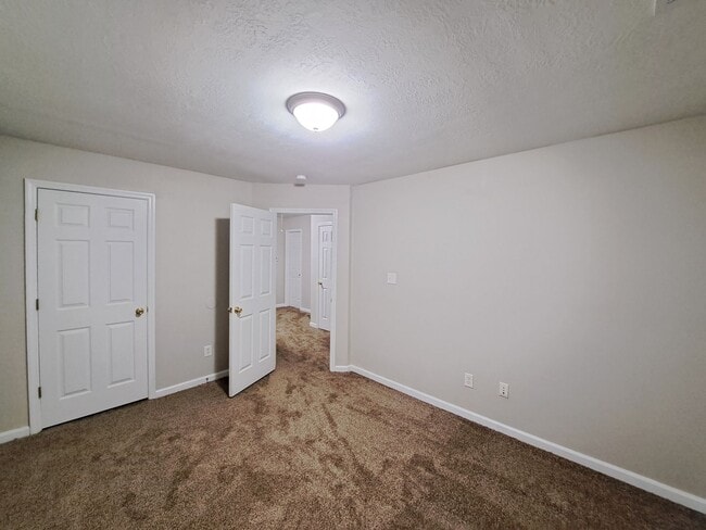 Building Photo - 7607 Pleasantville Way