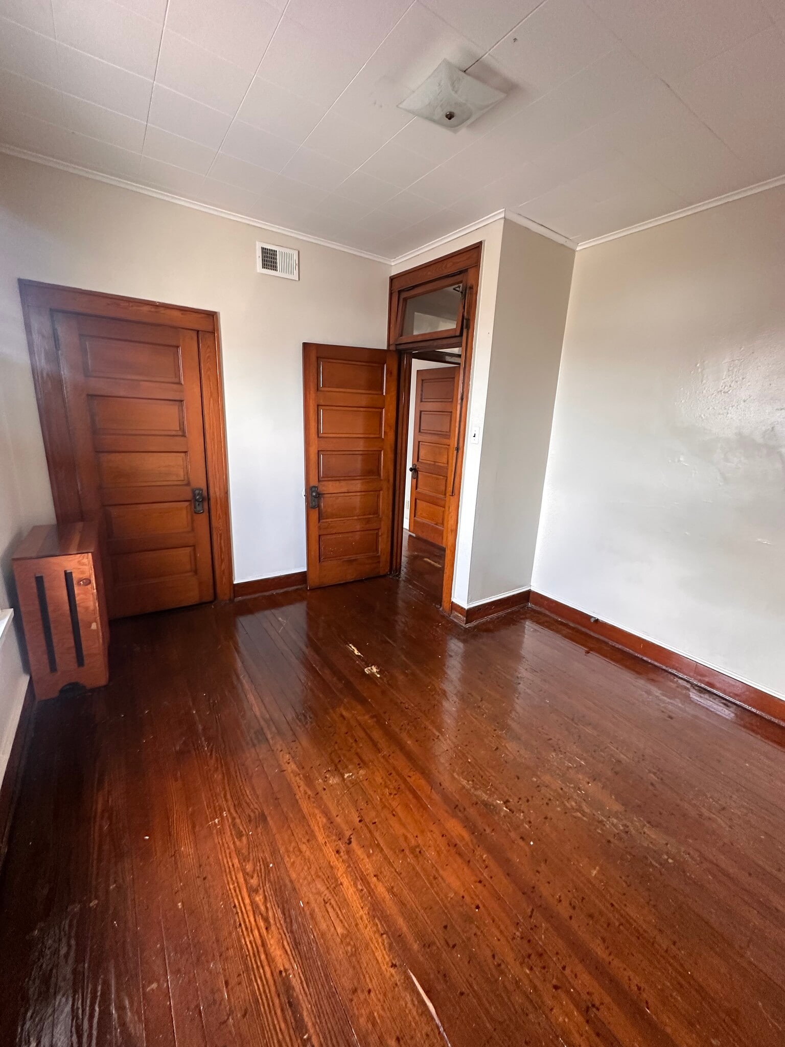 Building Photo - 426 Broad Ave