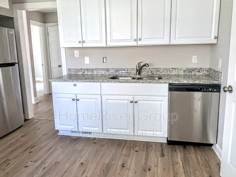 Building Photo - 1000 S 39th St