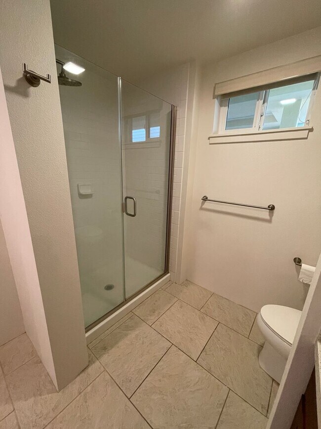 Building Photo - Ka Malanai at Kailua Phase II - 2 bedroom,  2 bath with 2 covered parking - $4,000.