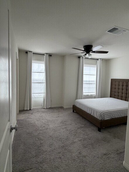 Building Photo - 9652 Preston Hl St