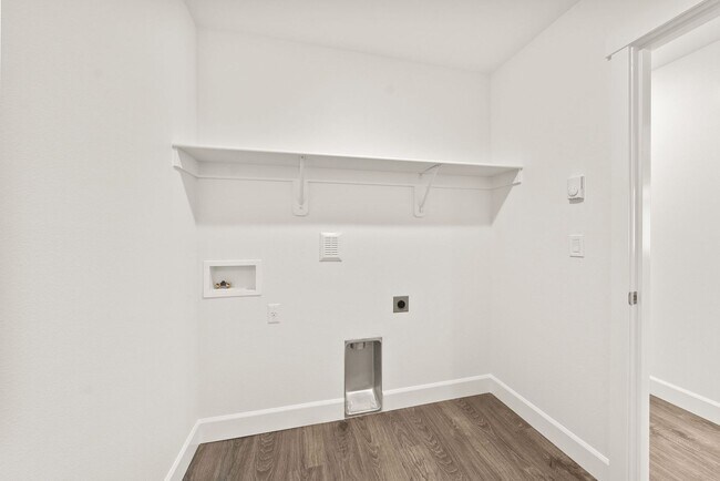 Building Photo - Modern 3 Bed/2 Bath Single-Level Home with Open Living - Redmond