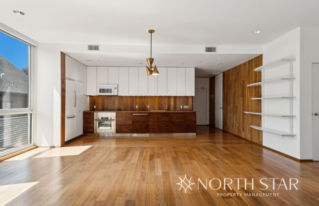 Building Photo - One of a Kind Clinton Condominium