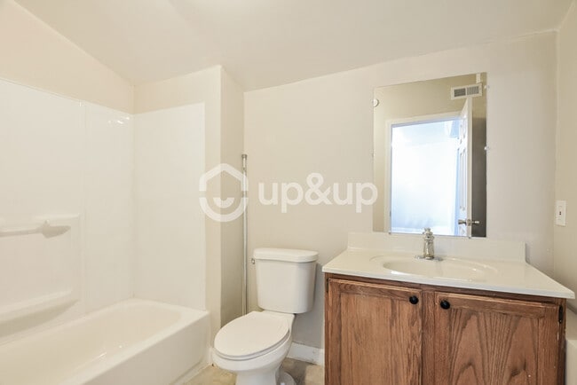Building Photo - Fantastic 3bd/1ba home! Let yourself in!