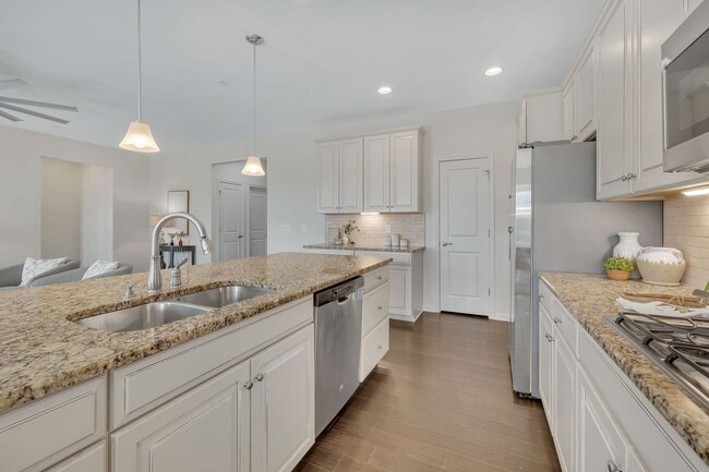 Building Photo - Rental Home available in the Falls Grove Community!