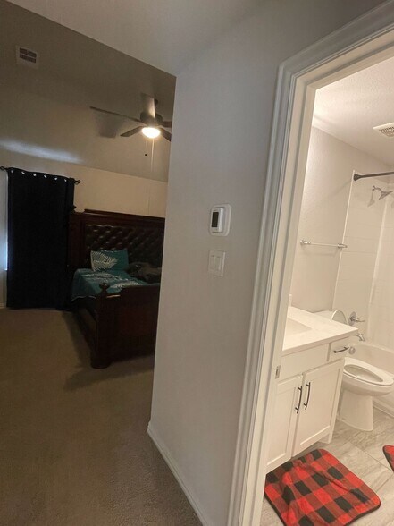 Building Photo - 15583 Crape Myrtle Rd