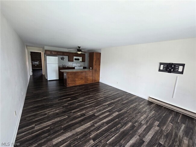 Building Photo - 2331 E Market St