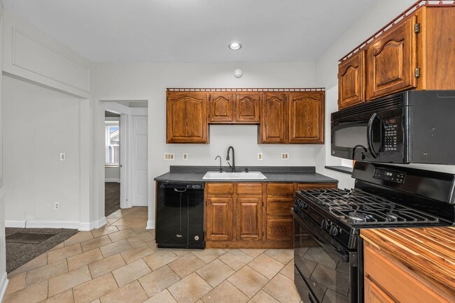 Building Photo - 3940 Delmar Ave