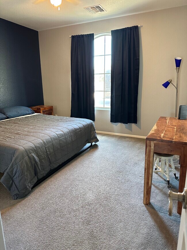 Building Photo - 18686 E Mockingbird Dr