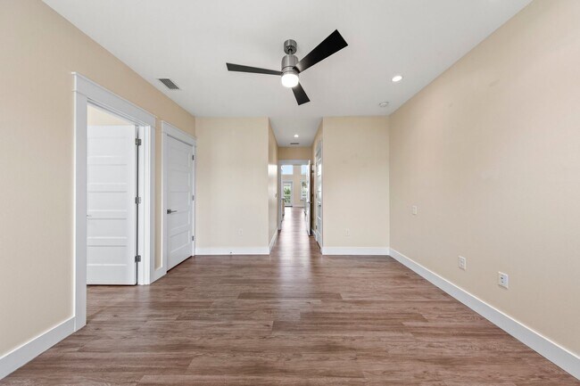 Building Photo - Luxury 3 Bedroom Townhouse on Okaloosa Island!