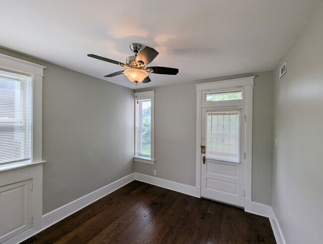 Building Photo - 5938 Cates Ave