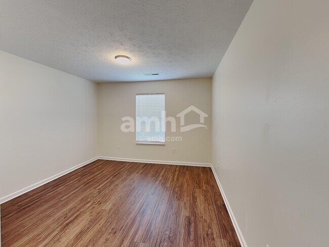 Building Photo - 1273 Greenbriar Way