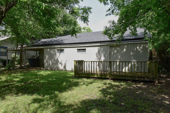 Building Photo - 3814 Roberts St