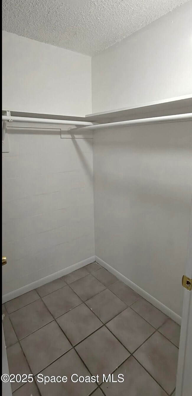 Building Photo - 1713 Dixon Blvd