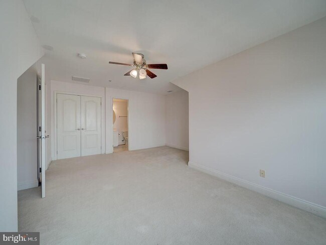 Building Photo - 113 Lake Cook Dr