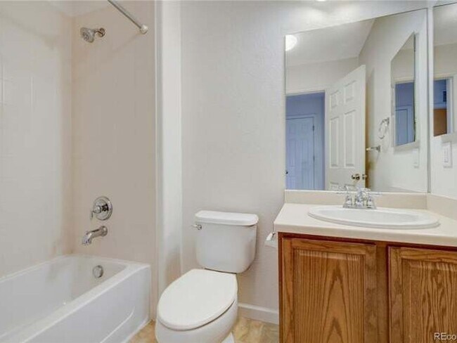 Building Photo - 3 Bedroom Townhome in Monument