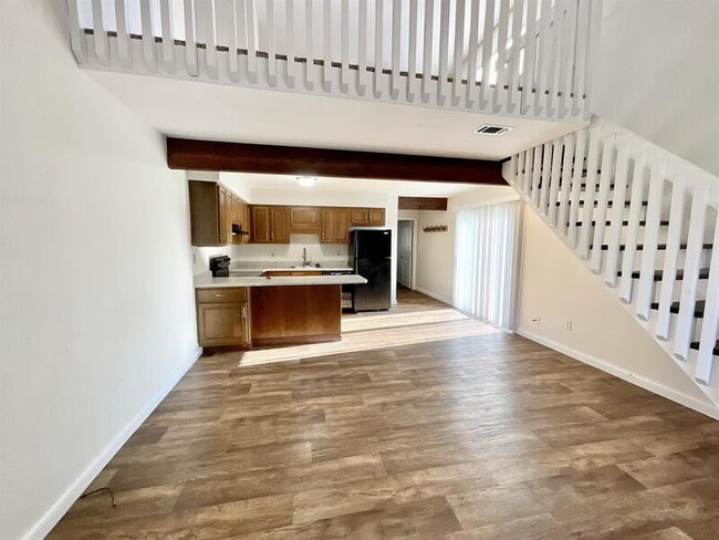 Building Photo - 122 Sugar Pine
