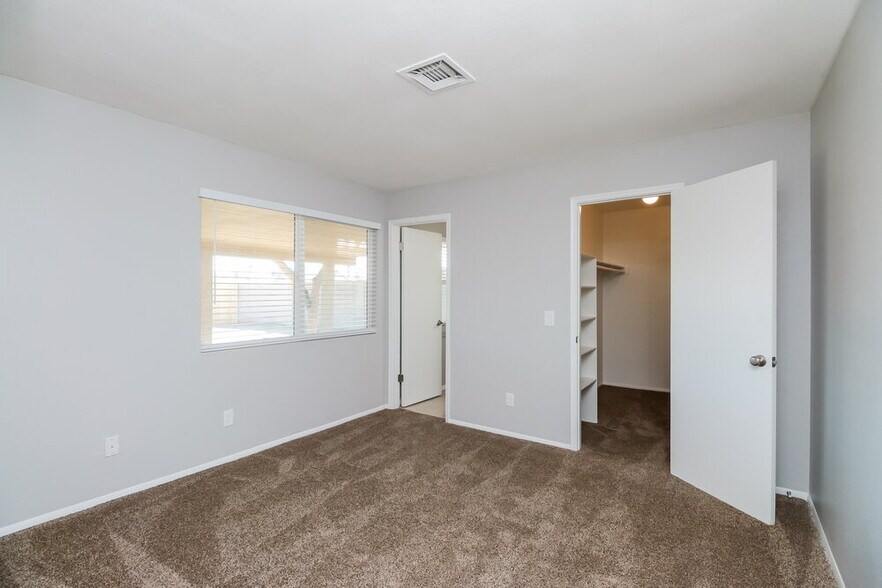 Building Photo - 12323 N 86th Ln