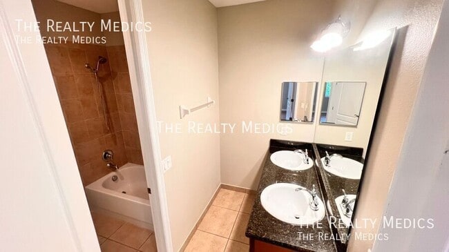 Building Photo - 1900 Garden Sage Dr