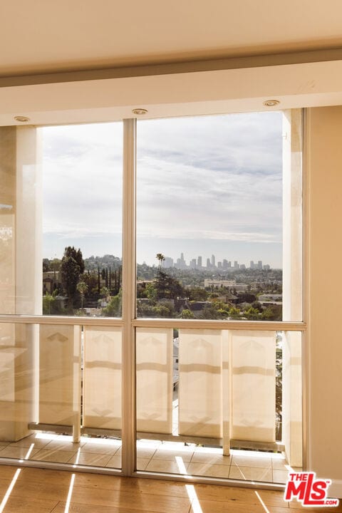 Building Photo - 4411 Los Feliz Blvd