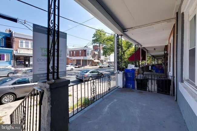 Building Photo - 6205 Elmwood Ave