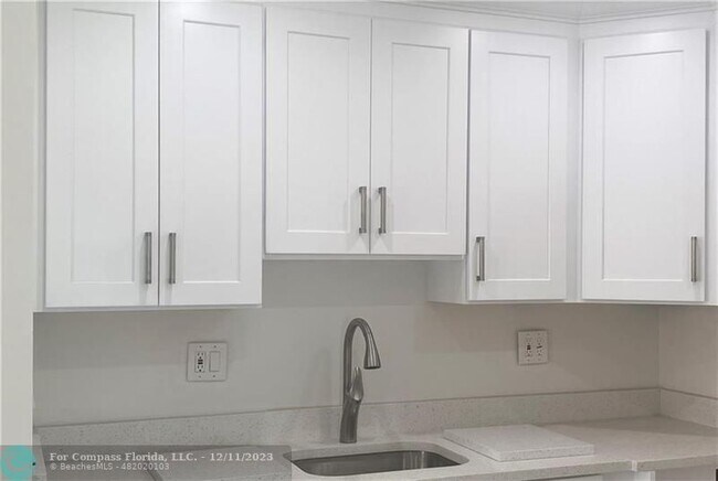 Building Photo - 954 Normandy Trail