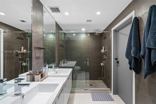 Building Photo - 90 SW 3rd St