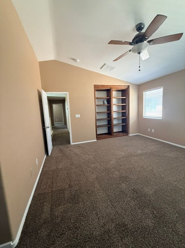 Building Photo - 5172 Dillingham Dr