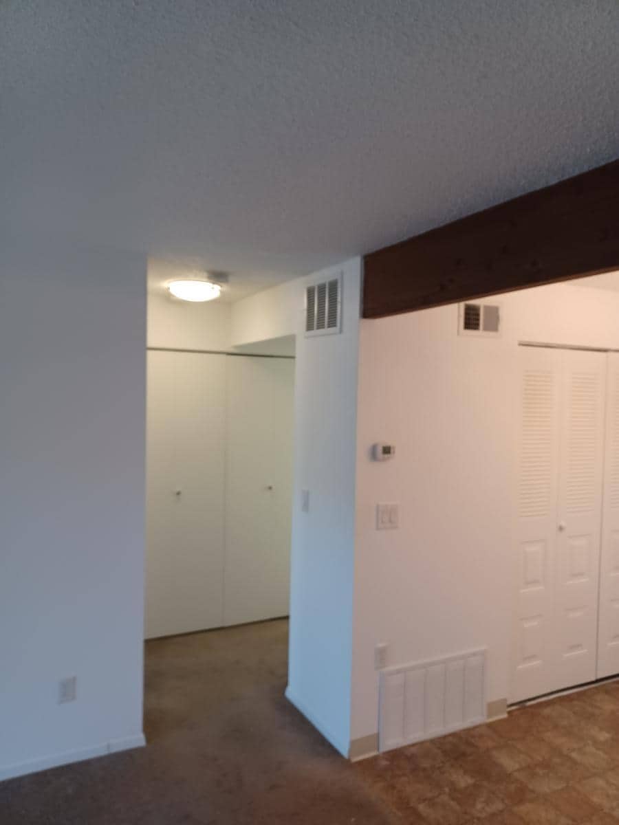 Building Photo - 380 Zang St