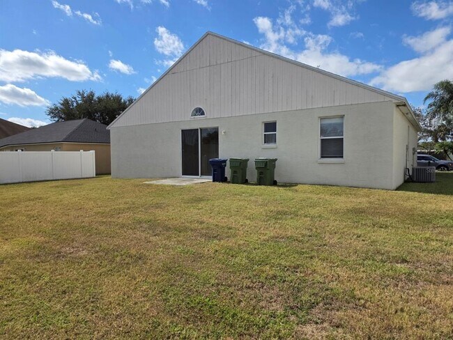 Building Photo - 810 Terranova Rd